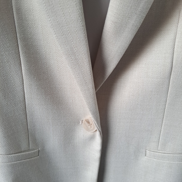 Women cream blazer - Picture 2 of 3